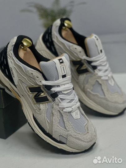 New Balance 1906R