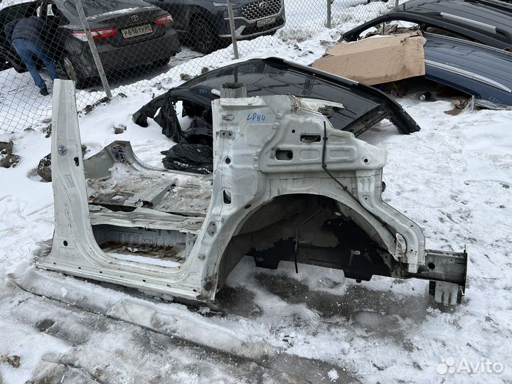 Четверть передняя правая Hyundai Grand Starex