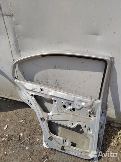Дверь Шкода Октавия Тур задняя левая
