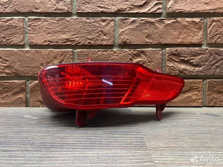 Фонарь задний в бампер левый Peugeot 5008 2017+