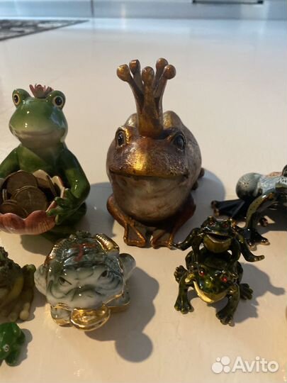 Статуэтка лягушка