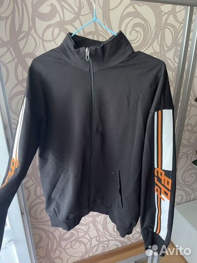 Костюм спортивный