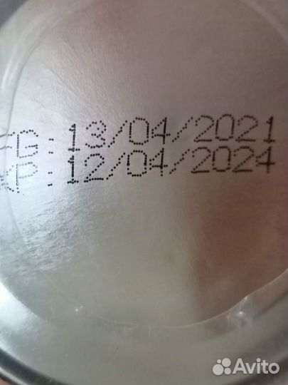 Обои для акцентной стены. Остатки краски