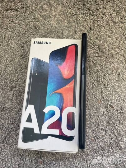 Samsung Galaxy A20, 3/32 ГБ