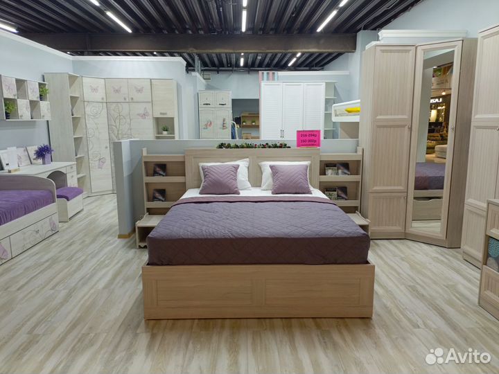 Спальный гарнитур