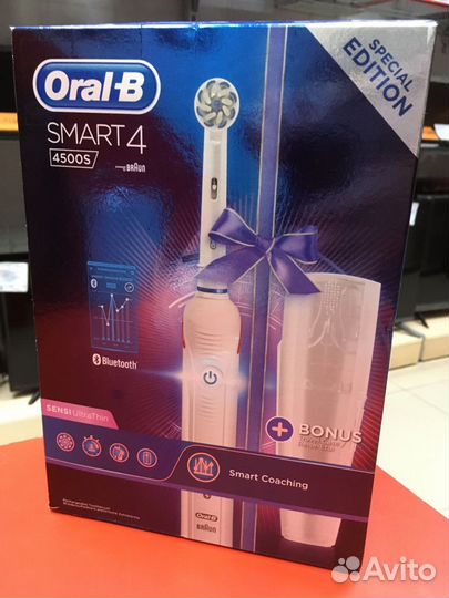 Электрическая зубная щетка Oral-B SMART 4