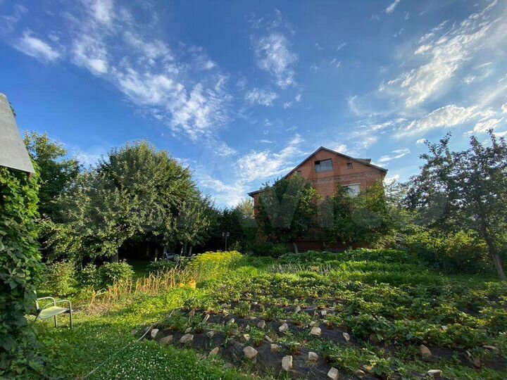 Дом 409 м² на участке 18 сот.