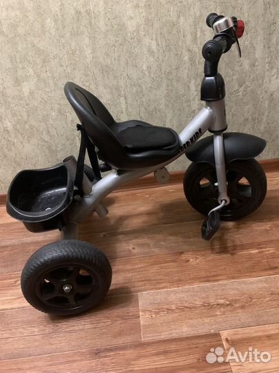 Трехколесный велосипед