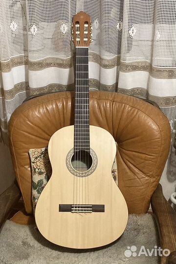 Классическая гитара Yamaha C40M
