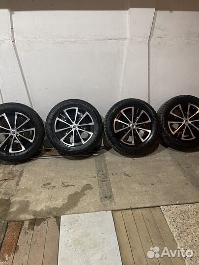 Колеса r 16 в сборе с зимней резиной