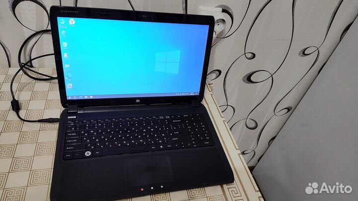 Ноутбук DNS i7,8GB,500GB SSD