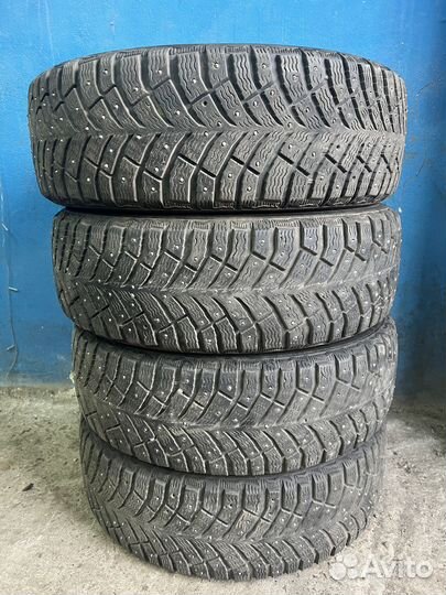 Michelin X-Ice North 4 195/60 R15