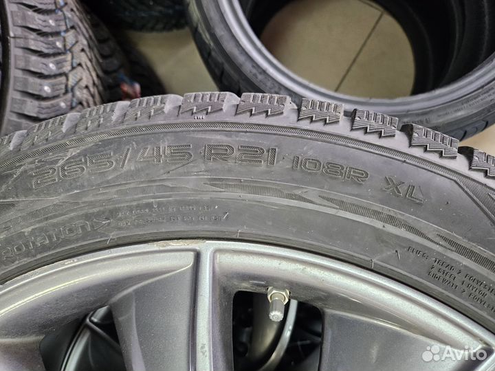 Колёса на Infiniti QX70 R21