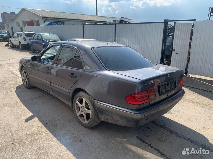 Запчасти Mercedes w 210