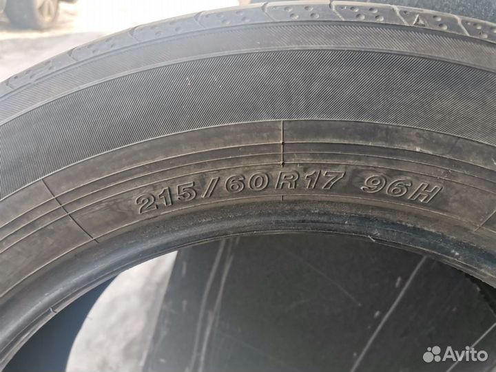 Yokohama BluEarth RV-02 215/60 R17 96