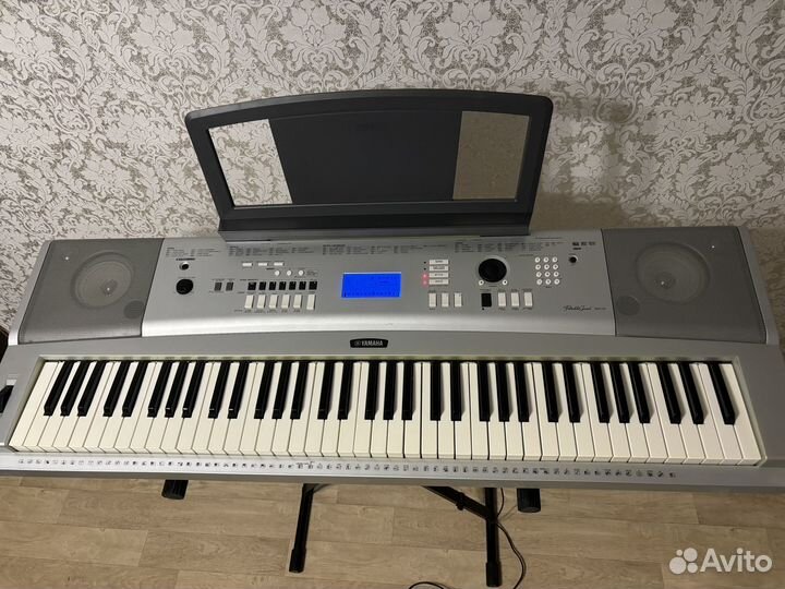 Синтезатор yamaha Portable Grand DGX 230