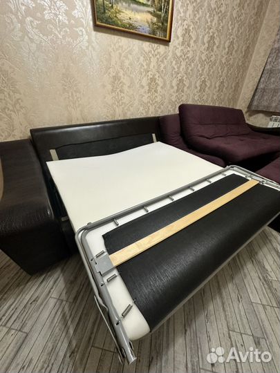 Большой угловой диван (кинотеатр)