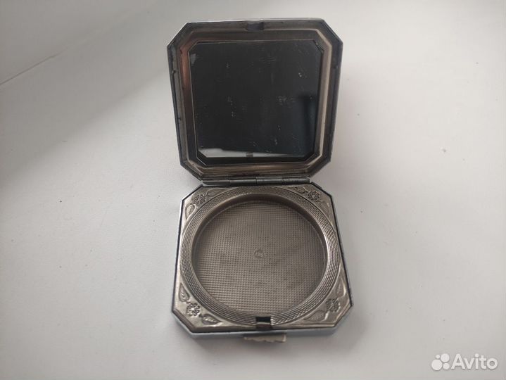 Пудреница с зеркалом СССР. Народный танец. Берёзка