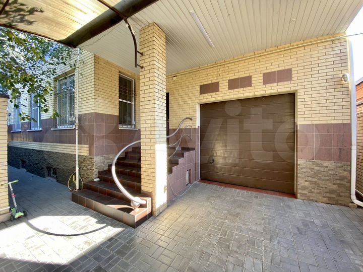 Дом 320 м² на участке 5 сот.