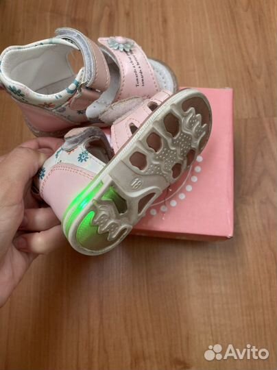 Сандалии для девочки светящиеся 18 размер