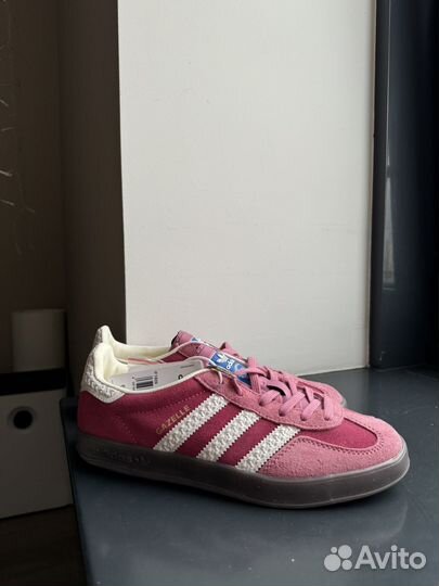 Adidas gazelle indoor pink cloud white женские