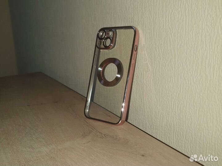 Чехол на iPhone 14