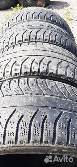 Bridgestone Ice Cruiser 7000 225/50 R17 94T