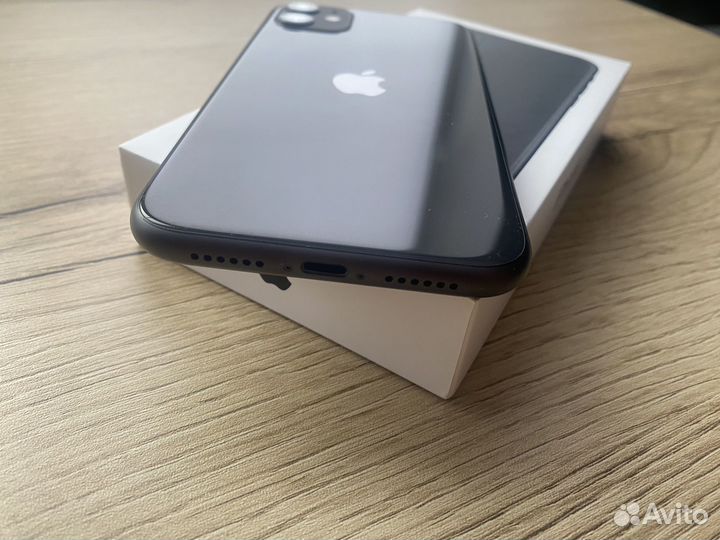 iPhone 11, 64 ГБ