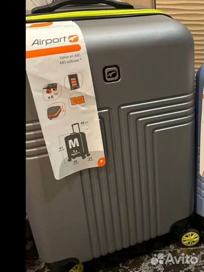 Чемодан на колесах