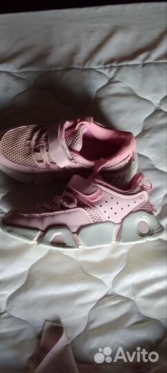 Кроссовки для девочки