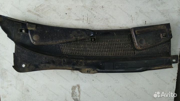 Жабо лобового стекла левое правое Ford Mondeo II