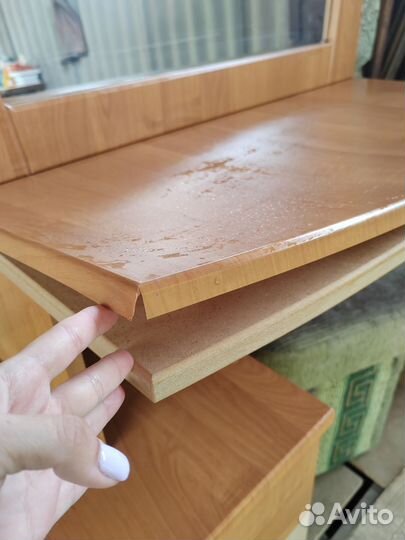 Трюмо с зеркалом