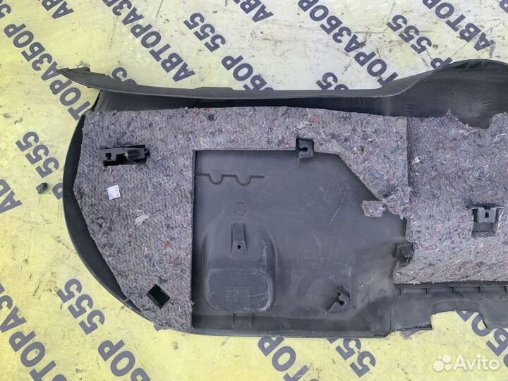 Обшивка двери багажника Peugeot 308