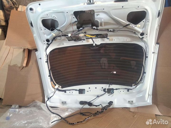 Продам крышку багажника