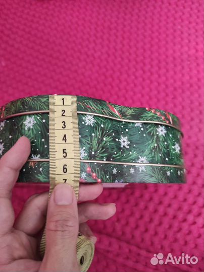 Жестяная коробочка от новогоднего подарка