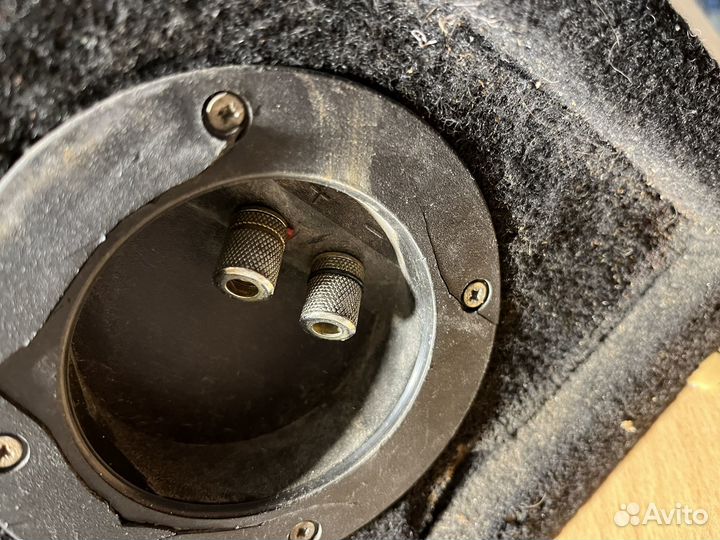 Сабвуфер Mystery с усилителем