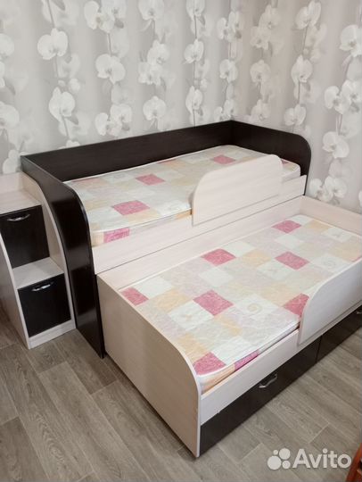 Двухъярусная кровать выдвижная с ящиками