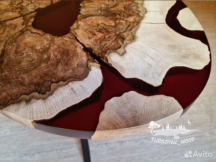 Стол из спила граба и эпоксидной смолы