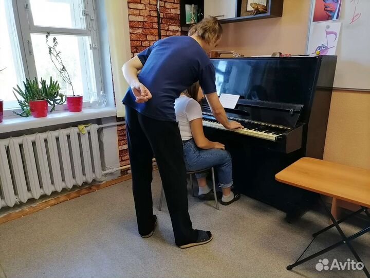 Уроки игры на фортепиано и синтезаторе