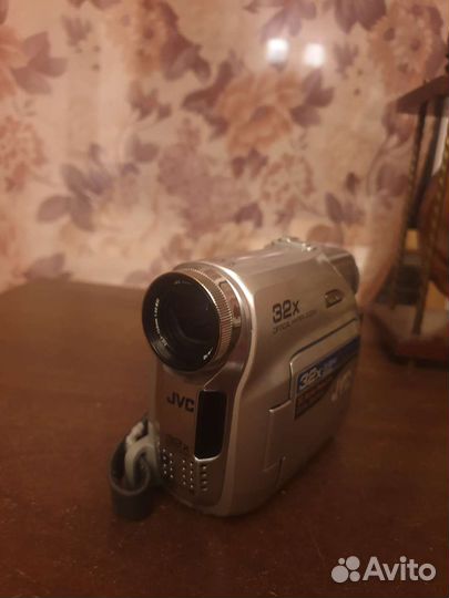 Видеокамера JVC GR-D340E