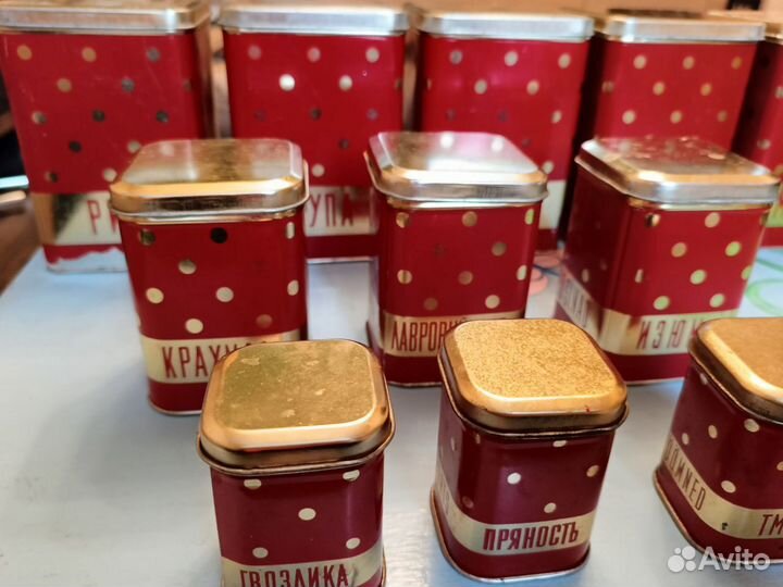 Банки жестяные советские в горох