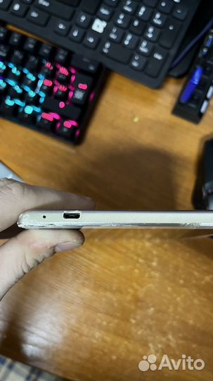 Планшет huawei mediapad t3 (разбит экран)