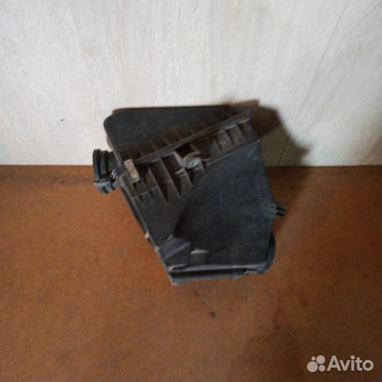 Корпус воздушного фильтра BMW E38