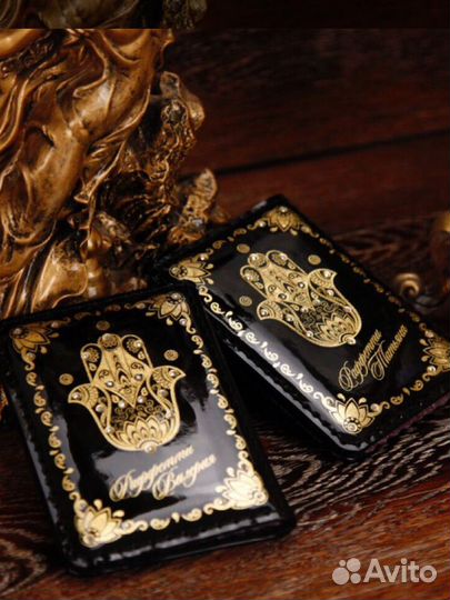 Обложка на паспорт «Рука мира» (лаковая кожа, Swar