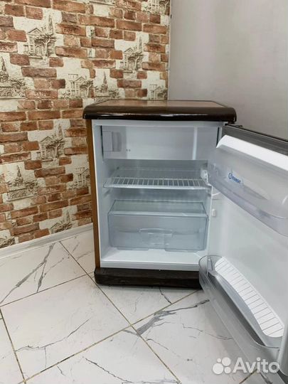 Холодильник бу Indesit маленький