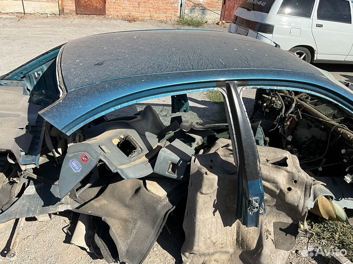 Крыша Тойота Авенсис Т220 седан