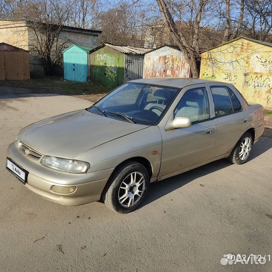 Kia sedan Brisa 1974 года