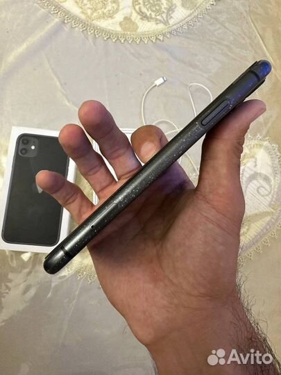 Продаю iPhone 11