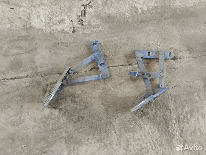 Петли капота на mercedes бенс бус