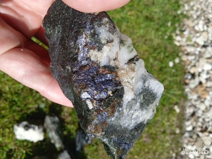 Камни и минералы коллекция